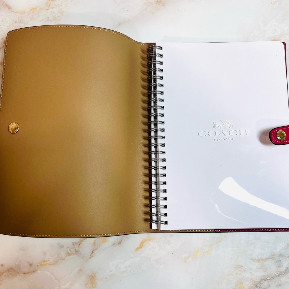 NEW COACH Notebook In Signature Canvas With Stripe Heart Print - Picture 4 of 5